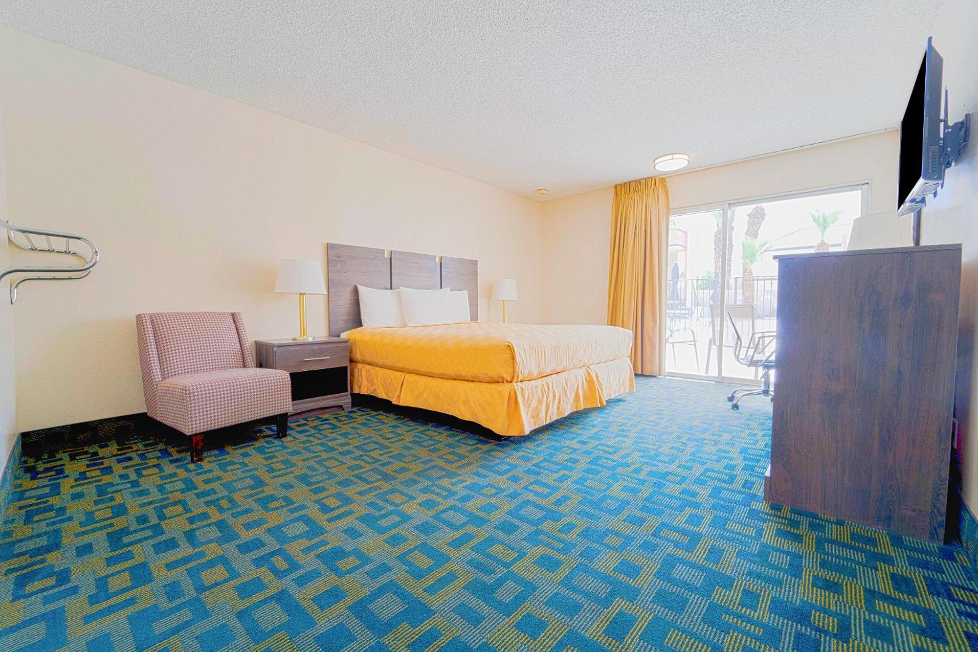 Royal Plaza Inn Indio Buitenkant foto