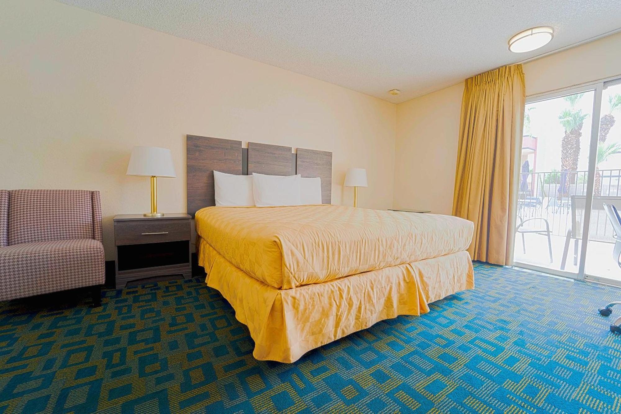 Royal Plaza Inn Indio Buitenkant foto
